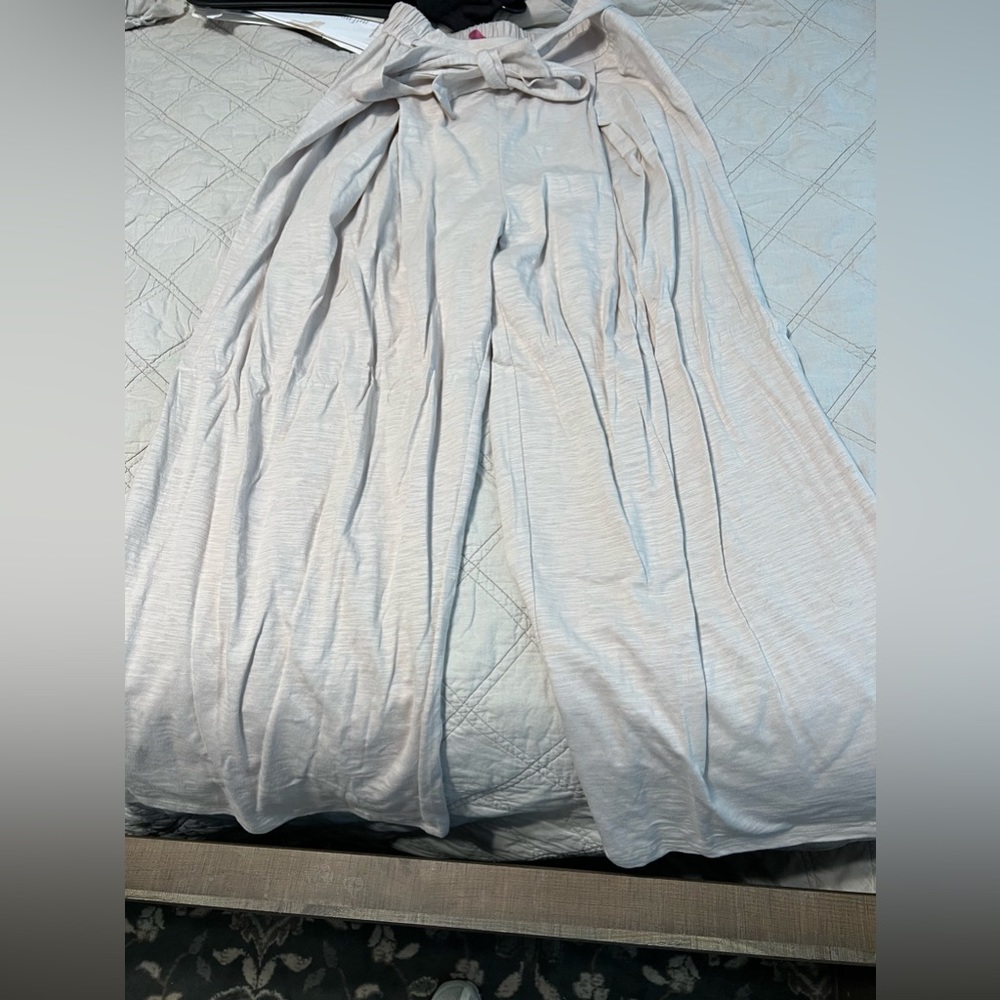 NWOT wide legged pants